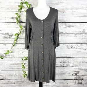 Gilli Dress size Small Gray Jersey Knit Stretch Knee Casual Travel Buttons Slim